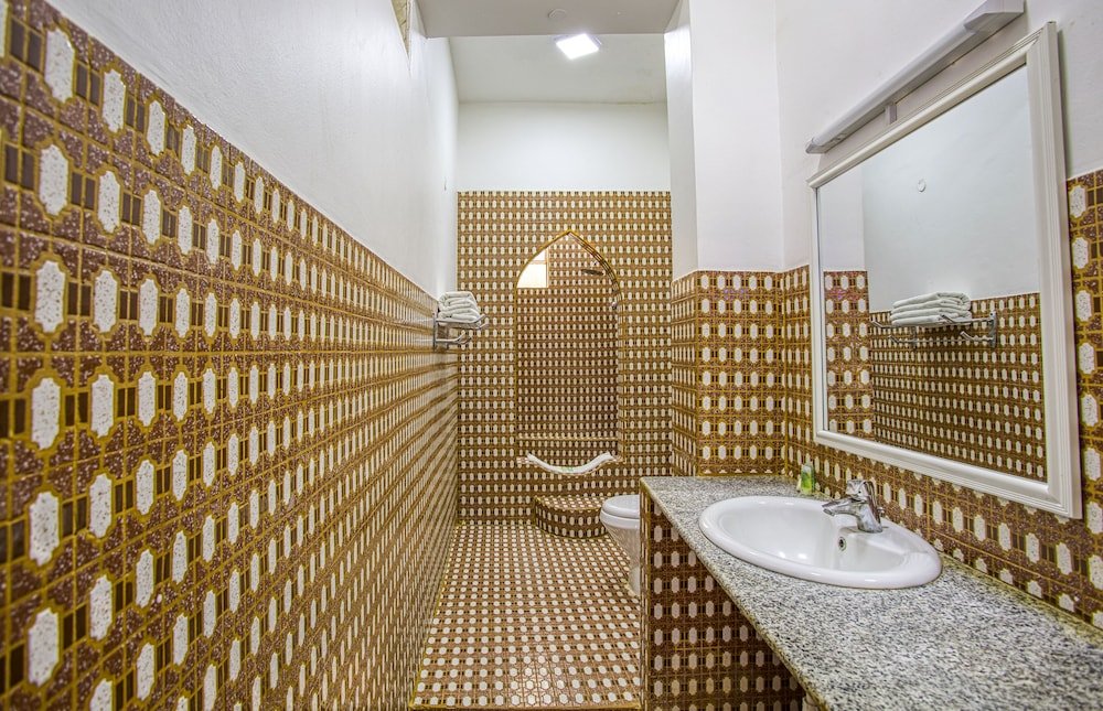 freddie mercury apartments