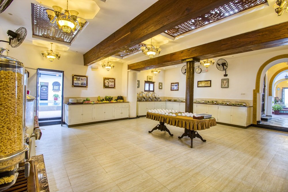 freddie mercury apartments