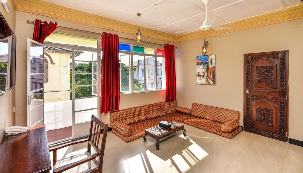 freddie mercury apartments