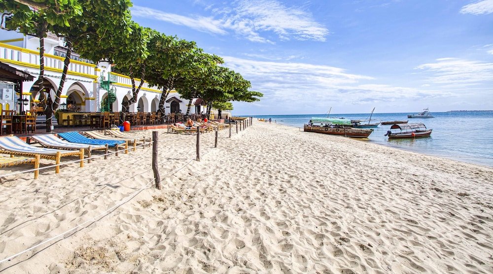 freddie mercury apartments