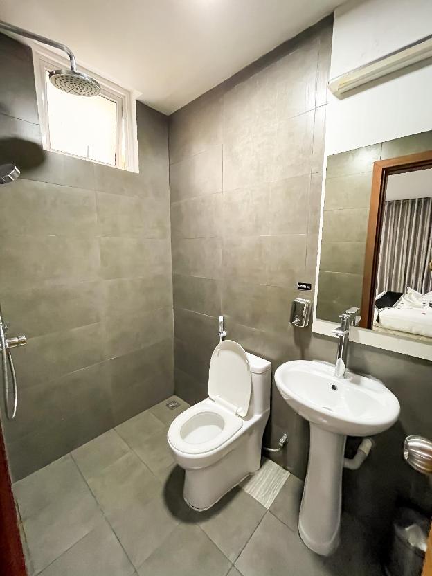 male city and airport