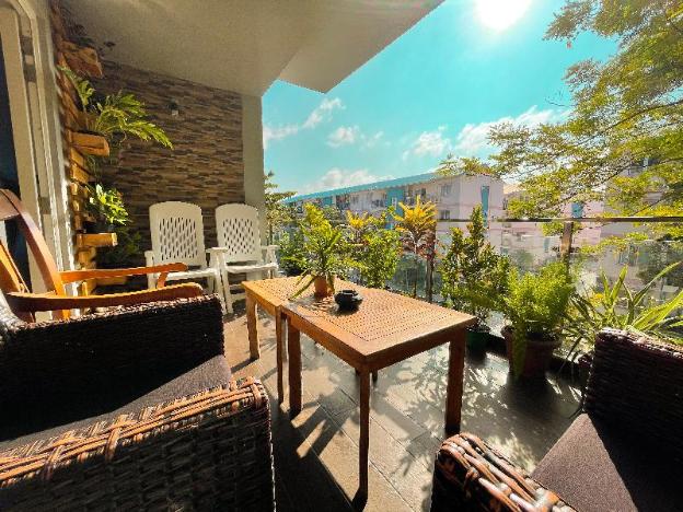 male city and airport