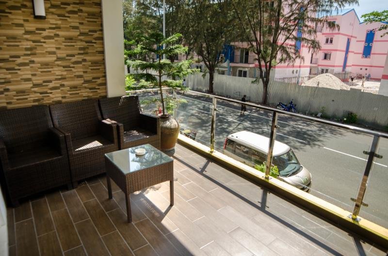 male city and airport