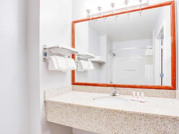 ramada by wyndham marina