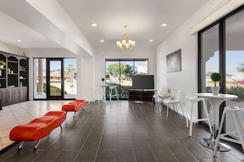 Ramada By Wyndham Marina,Monterey>>Marina,2 star