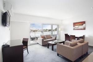 st kilda central apartment hotel