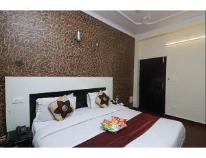 Hotel Sparsh Ganga,,2 star