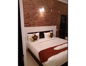Hotel Sparsh Ganga,,2 star