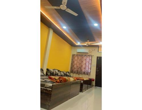 Hotel Gurukripa,Kirti Nagar,2 star