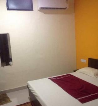 Hotel Parth,,3 star