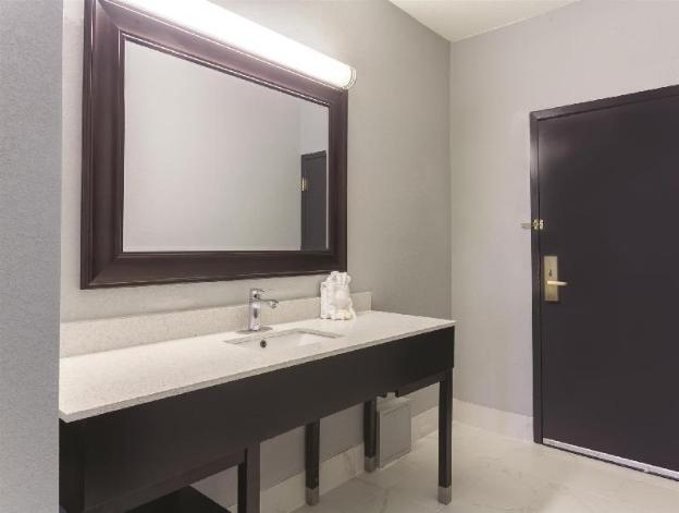 la quinta inn and suites by wyndham knoxville east