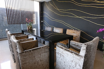 kun hotel feng chai