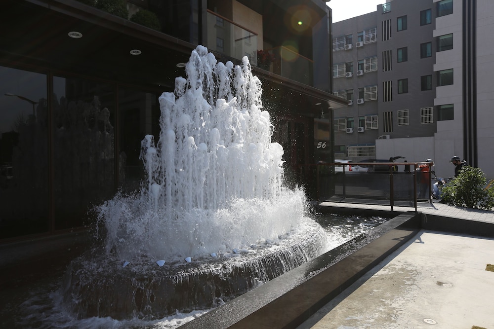 kun hotel feng chai