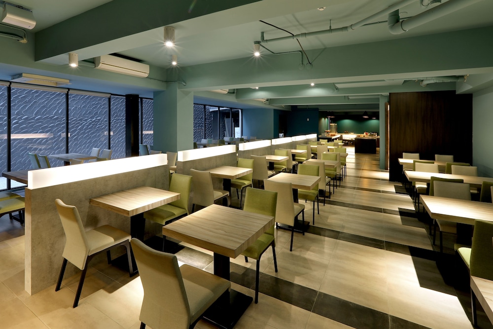 kun hotel feng chai