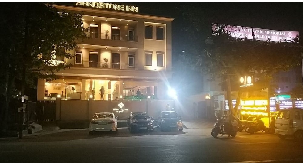 hotel sandstone inn