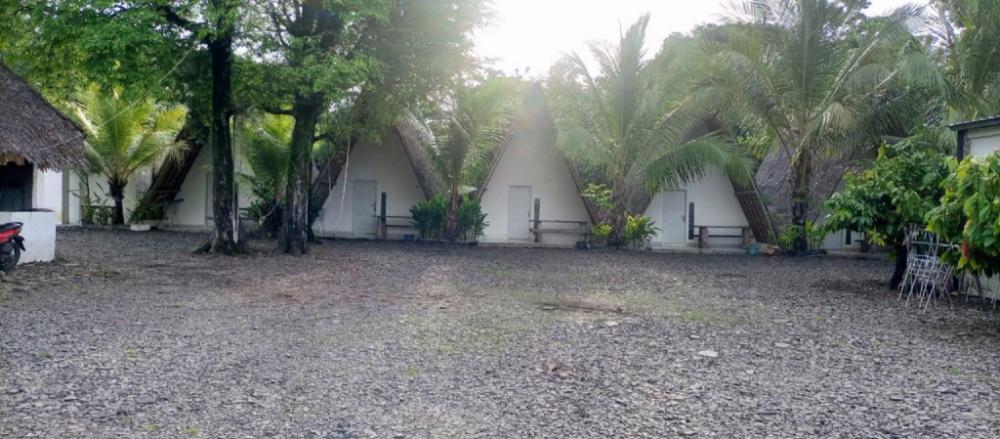 penginapan bunar tunggal dan resto seafood