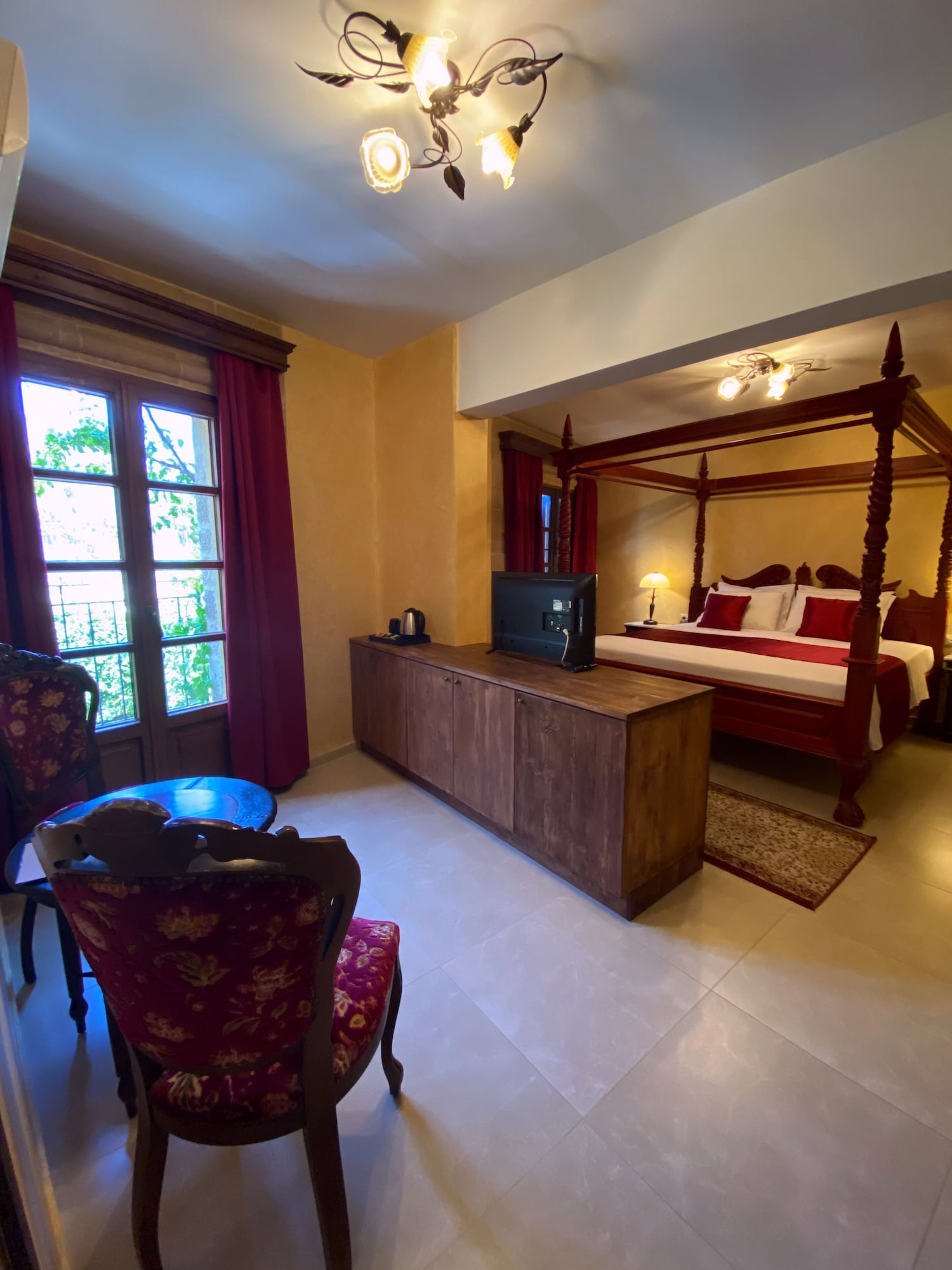 s nikolis historic boutique hotel