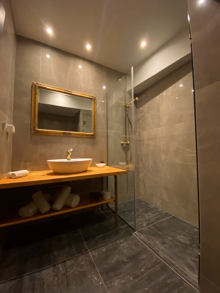 s nikolis historic boutique hotel