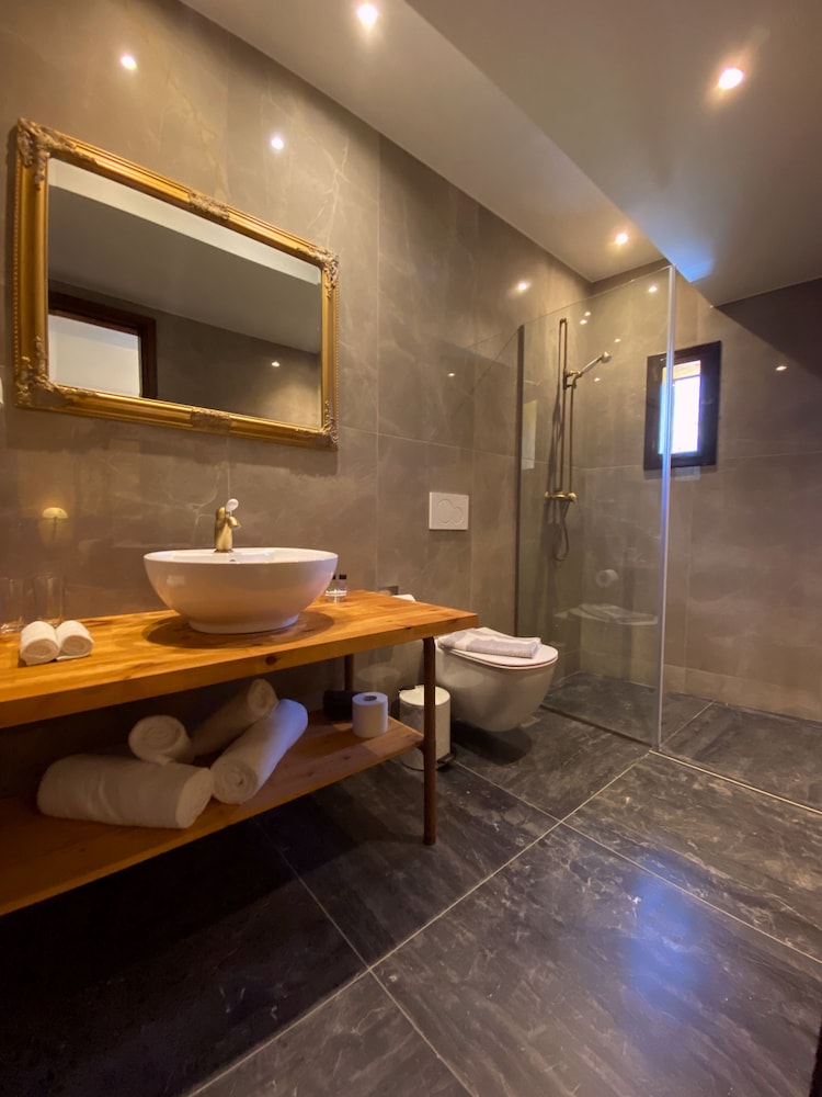 s nikolis historic boutique hotel