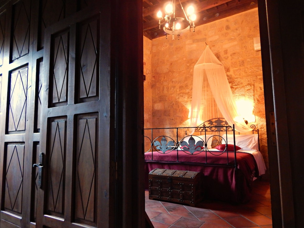 s nikolis historic boutique hotel