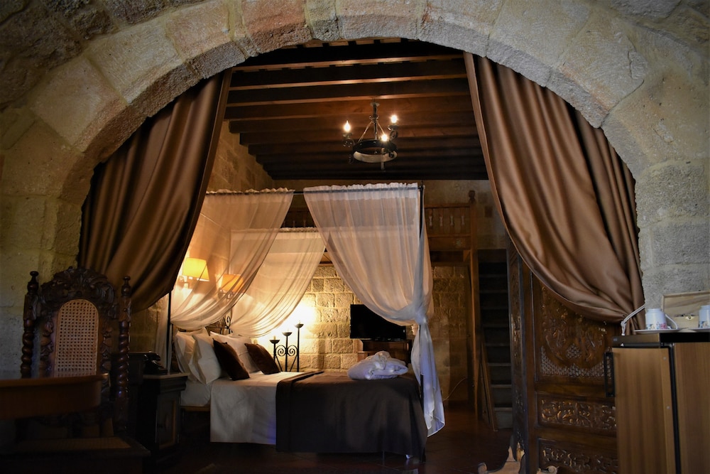 s nikolis historic boutique hotel
