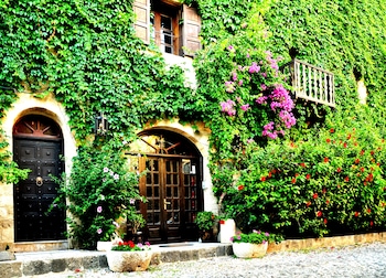 s nikolis historic boutique hotel