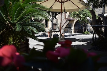 s nikolis historic boutique hotel