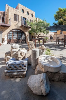 s nikolis historic boutique hotel