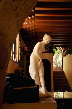 s nikolis historic boutique hotel