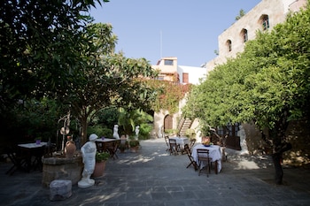 s nikolis historic boutique hotel