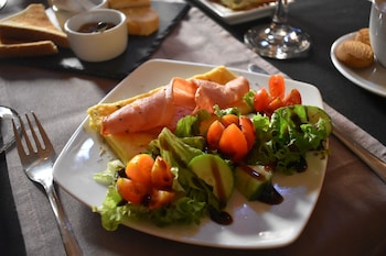 s nikolis historic boutique hotel
