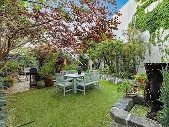 Captain's Retreat Apartments And Cottages,Port Phillip>>Melbourne,4 star