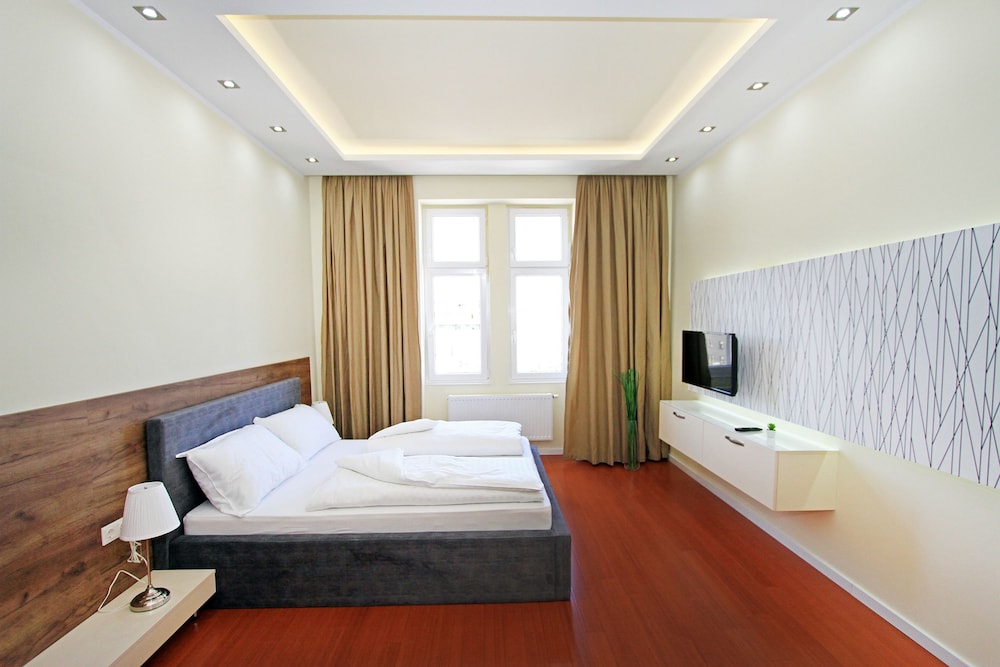 christiano apartments