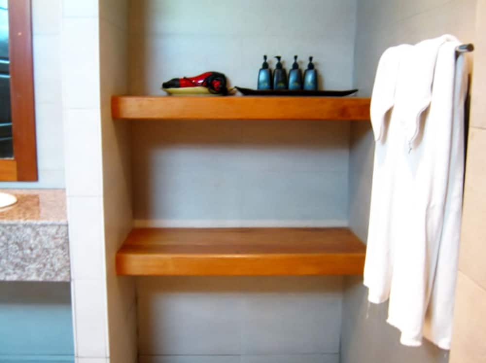 cinnamon beach villas