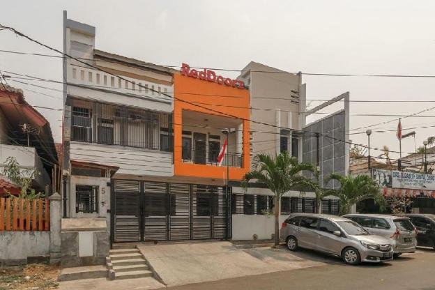 reddoorz tanjung duren