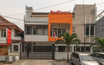 reddoorz tanjung duren