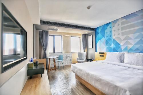 atour light hotel xian university city