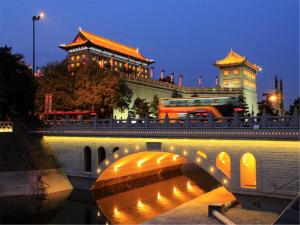atour light hotel xian university city
