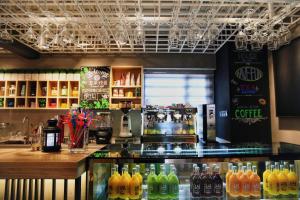 atour light hotel xian university city