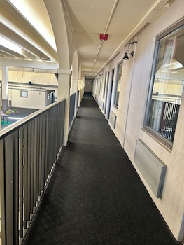 Suite Dreams Hotel,,3 star