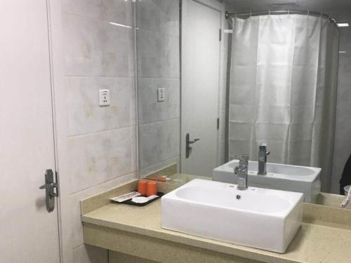 greentree inn xinzhou dai district 108 state road shell hotel