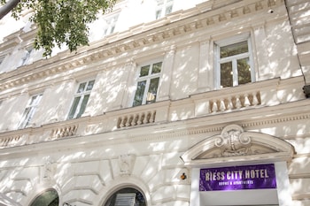 riess city rooms self check in