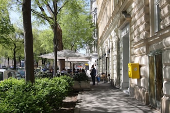 riess city rooms self check in