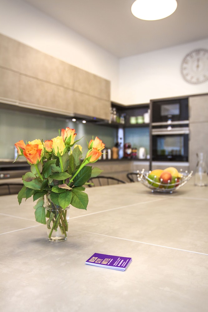 riess city rooms self check in