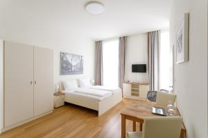 riess city rooms self check in