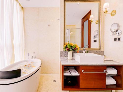 vienna hotel nanchang county chengbi lake