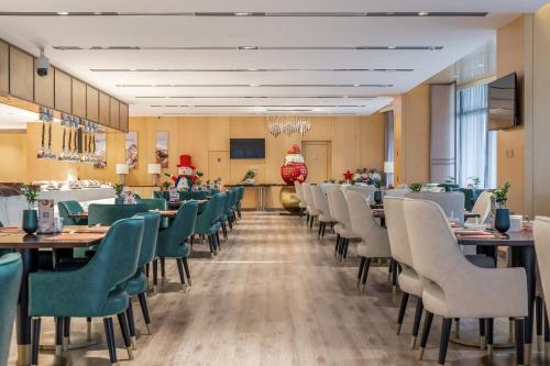 wuhu suning universal hotel