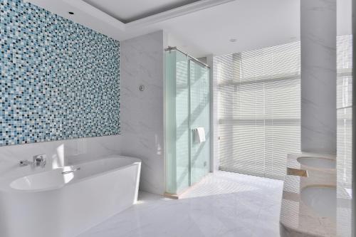 wuhu suning universal hotel