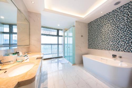 wuhu suning universal hotel