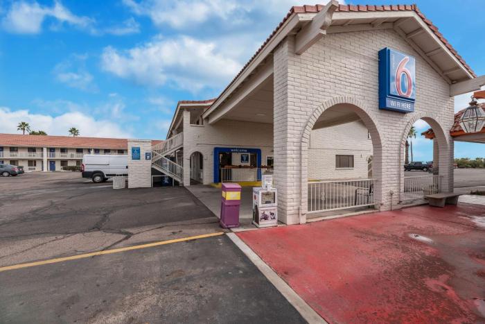 motel 6 eloy az casa grande